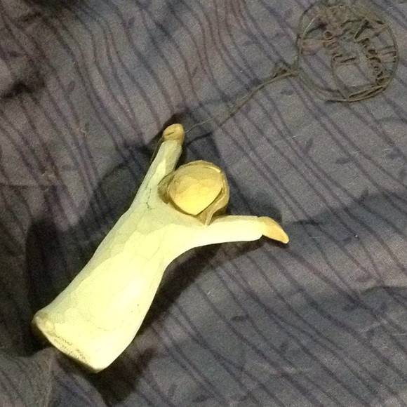 Original willow tree birthday girl (2005 edition) - Picture 3 of 4